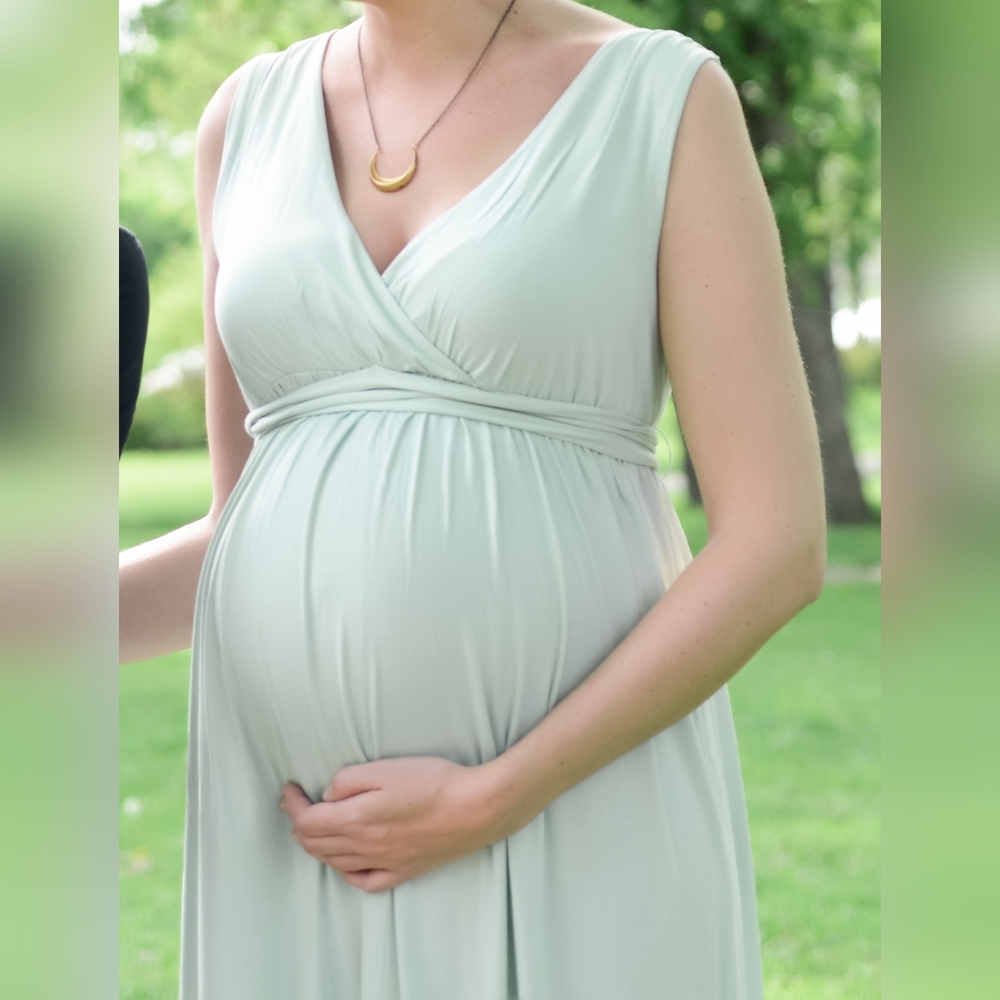 🤰Liz Lange Light Green Maternity Maxi Dress Size M - EUC